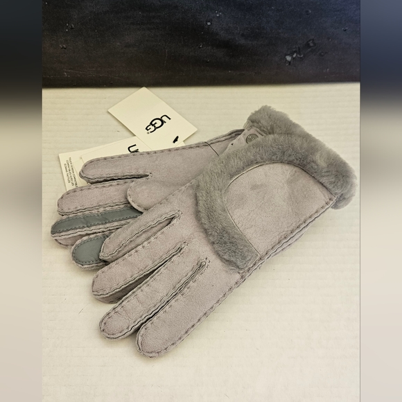 UGG GLOVES NWT - Picture 4 of 9